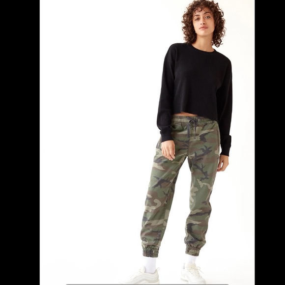TNA Pants - Aritzia Alix Pant - Camo